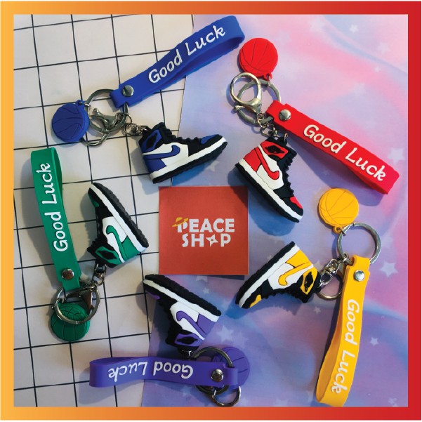 พวงกุญแจรองเท้าผ้าใบ - พวงกุญแจรองเท้า Jordan - 1:6 Scale - ตะขอสวย