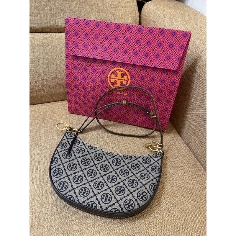 Tory Burch Fleming soft mini bucket bag slingbag crossbody, Women's  Fashion, Bags & Wallets, Cross-body Bags on Carousell