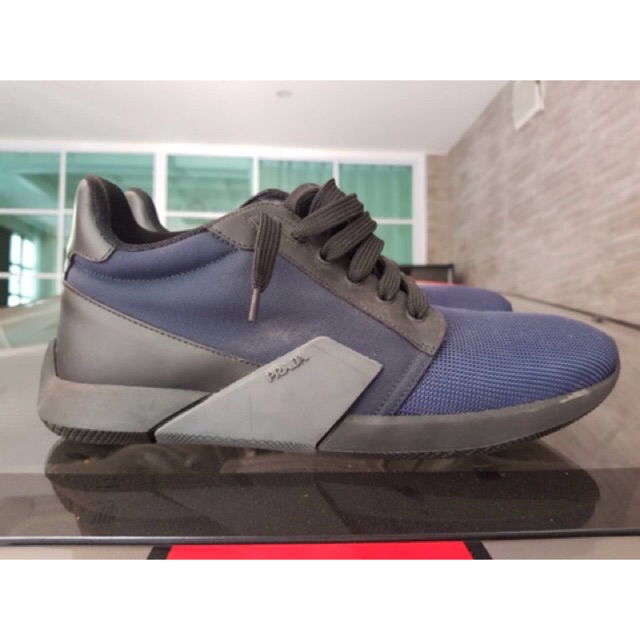Prada รองเท้าผ้าใบ ของแท้ นำเข้าจาก Italy สีน้ำเงิน