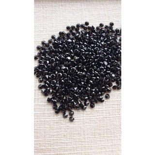 นิล กาญจนบุรี ( Natural Black Spinel ) กลมก้นเพชร ขนาด 3 มิล #พลอยแท้ ( 1 ชุด มี 35 เม็ดค่ะ )