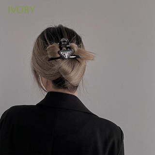 Ivory กิ๊บติดผม ทรงสามเหลี่ยม ลายฉลาม เรขาคณิต น่ารัก ขนาดใหญ่ สีดํา สไตล์เกาหลี สร้างสรรค์ เครื่องประดับ สําหรับผู้หญิง