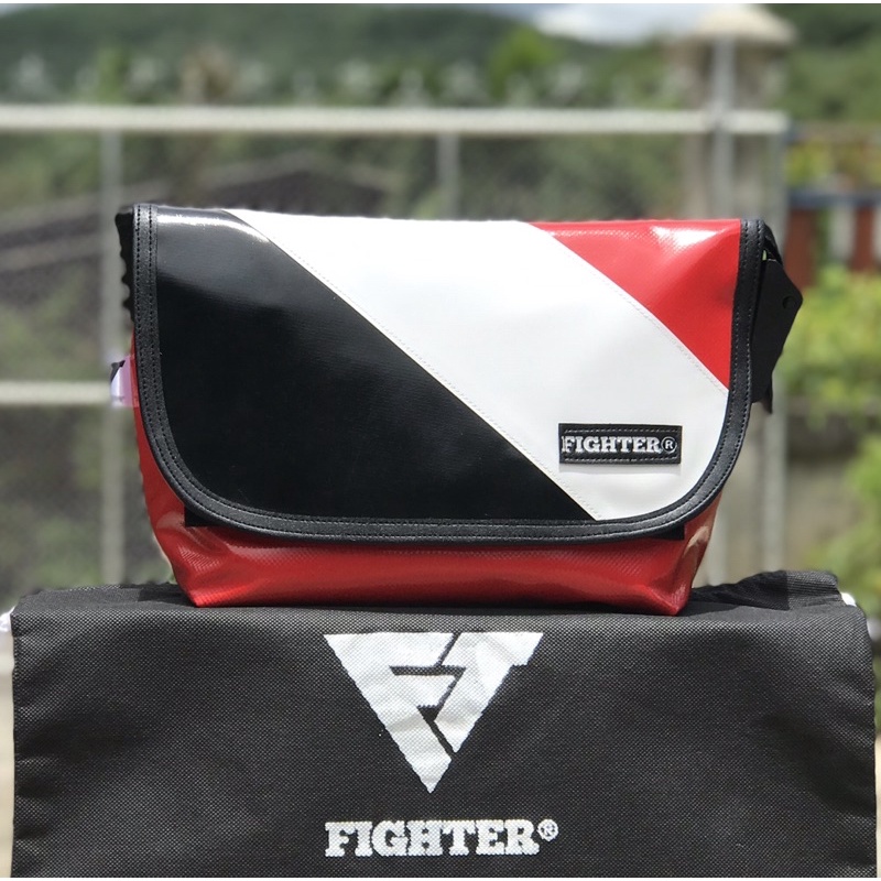 Fighter กระเป๋าสะพายข้าง พร้อมส่ง