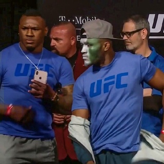 ใหม่ UFC เสื้อยืดลําลอง แขนสั้น เหมาะกับการเล่นฟิตเนส มวยไทยสามารถปรับแต่งได้