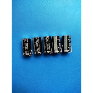 C.คอนเดนเซอร์ 100 uF 250 V (แพ็ค 5 ตัว)