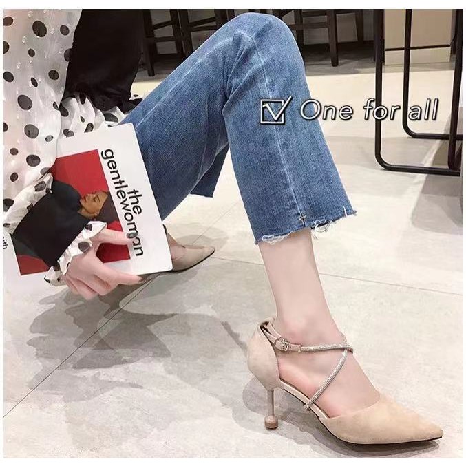 พร้อมส่ง TX194 รองเท้าส้นสูงหัวเเหลม สูง2.5-3นิ้ว รองเท้าส้นสูงสุดเก๋ ดีไซน์สายรัดตกแต่งด้วยเพชรสุดเรียบหรู