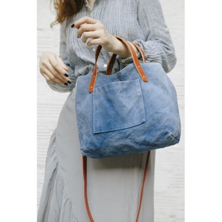 กระเป๋าผ้าแคนวาสย้อมครามพร้อมสายสะพายไหล่ Cross body rectangle dyed canvas tote