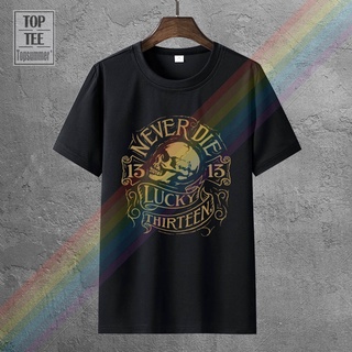 เสื้อยืดคอกลม แขนสั้น พิมพ์ลาย Lucky 13 Apparel Never Die สีดํา สําหรับผู้ชาย 290942