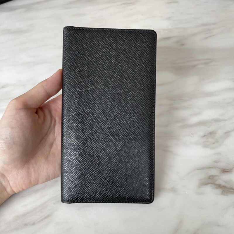 LV Taiga notebook wallet