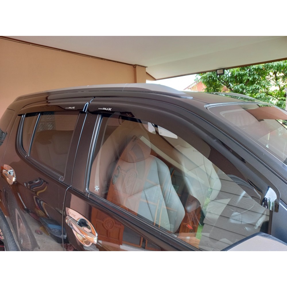 กันสาด/คิ้วกันสาด Isuzu Mu-X 2014-2020 สีดำ