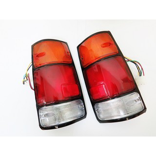 ไฟท้าย Isuzu TFR อีซูซุ ทีเอฟอาร์ ปี 1988-1995 สีส้ม,แดง,ขาว 3 สี ขอบดำ จำนวน 1 คู่ ซ้ายและขวา พร้อมส่ง อะไหล่รถยนต์