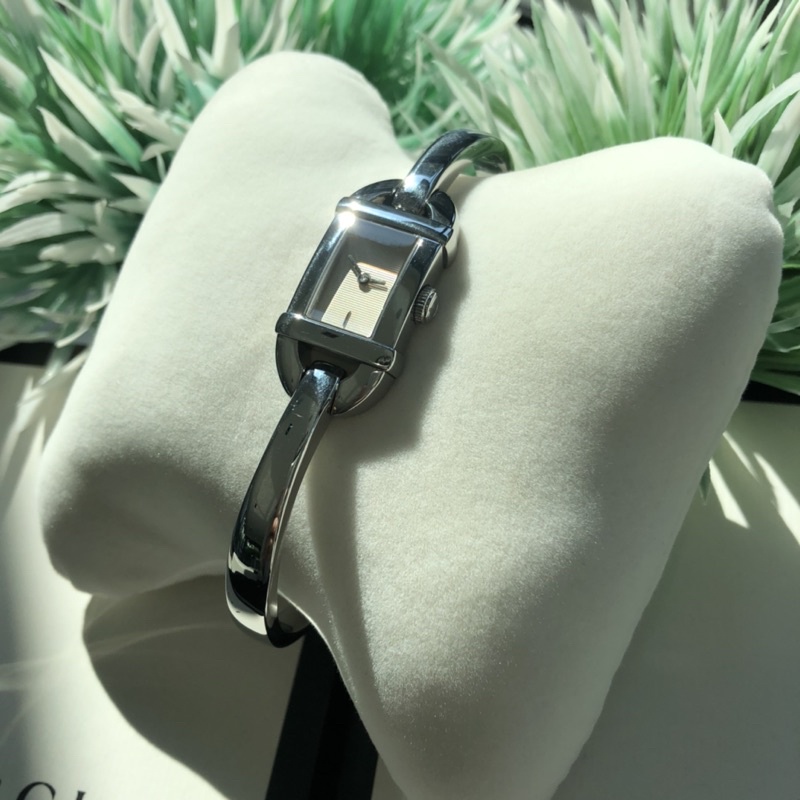 Gucci Paris 6800L White Dial Ladies Bracelet Watch