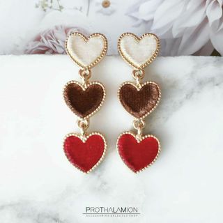 Korea Cute Triple Heart Silver Earrings ต่างหู ตุ้มหู ก้านเงิน เกาหลี หัวใจ กำมะหยี่ สีน้ำตาล แดง น้ำเงิน น่ารัก ไม่แพ้