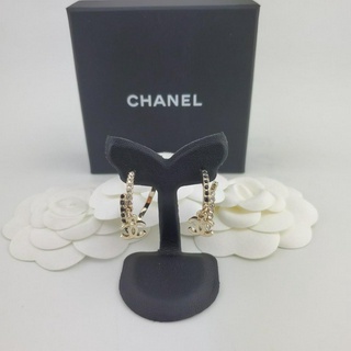 ต่างหูชาแนล Chanel รุ่น Gold &amp; Black Crystal สีทองประดับด้วยคริสตัล