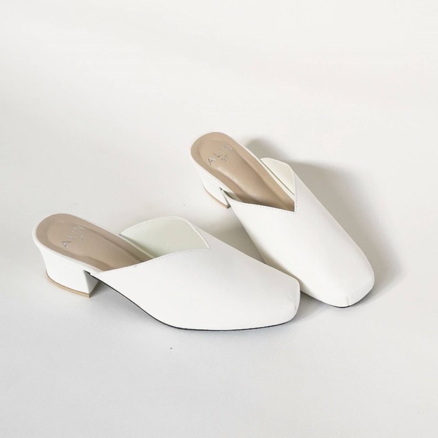 รองเท้า Alin BRAND size : 40 สีขาว