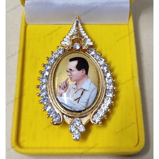 เข็มกลัด พระบรมฉายาลักษณ์ ในหลวง ร.9 #พร้อมกล่อง#