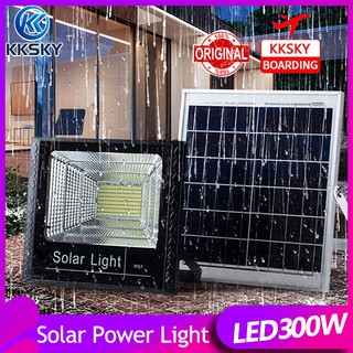 KKSKY 300W NEW โคมไฟโซล่าเซล แสงสีขาว LED Solar Lights Cells ไฟโซล่าเซลล์ โคมไฟสปอร์ตไลท์ พร้อมรีโมท