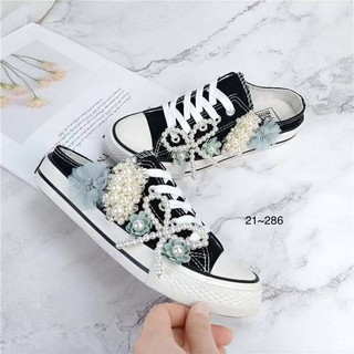 21-286 รองเท้าผ้าใบแต่งมุก : ดำ