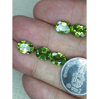 เพอริดอท ( Peridot ) ทรงไข่ ขนาด 9x7 mm. สีสวย เนื้อสะอาด ไฟดี #ดิบจากธรรมชาติ ( เม็ดละ 299 บาทค่ะ )