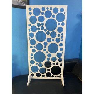 ฉากกั้นห้องลายฉลุ60x120Cm.มีขาตั้งให้รหัสI-008