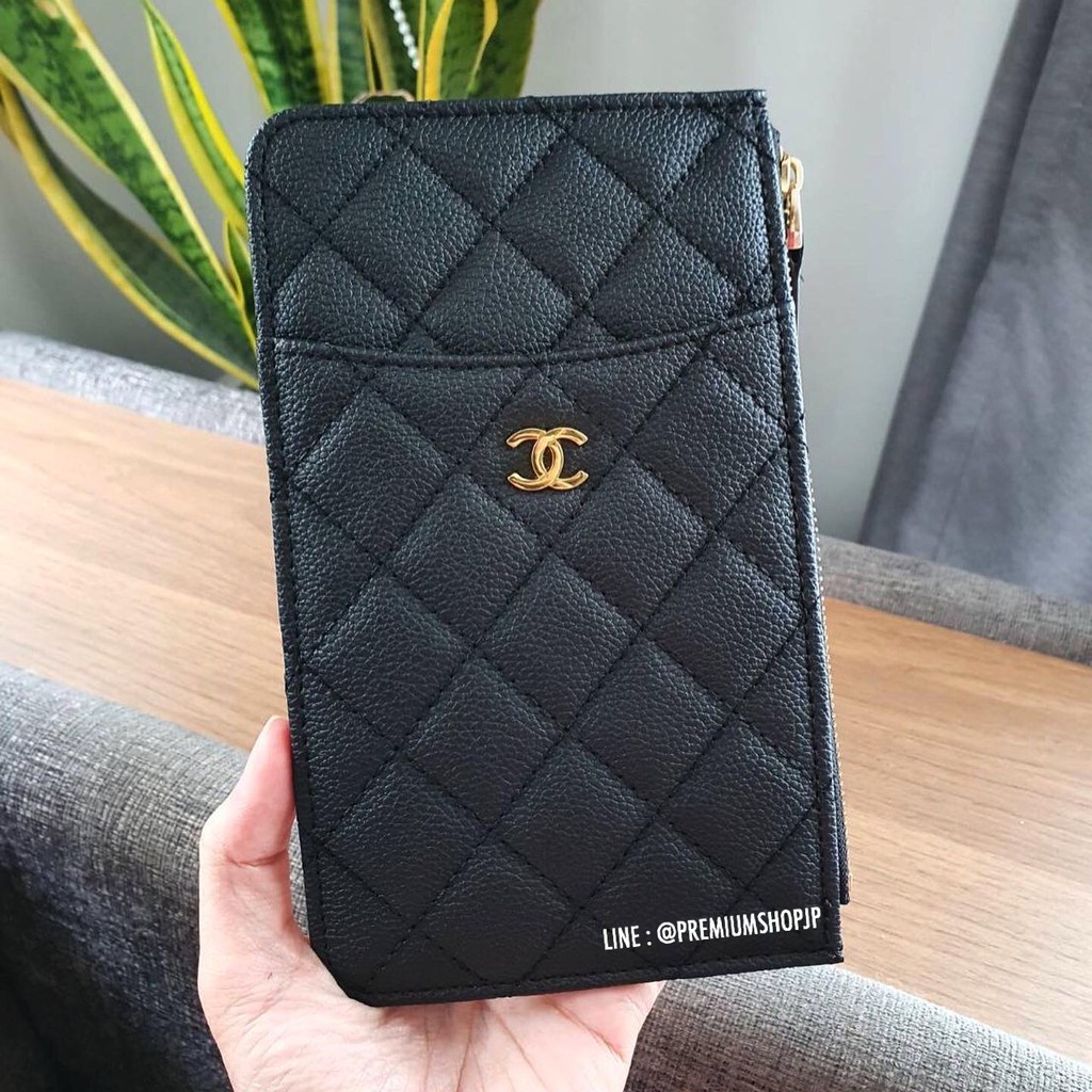 ✼💚ส่งฟรี!! ส่งเร็ว!!💚 กระเป๋า Chanel Black Caviar Clutch Quilted Holder (ซับในแดง)