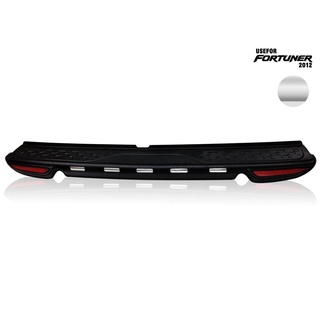 เเผ่นกันรอยกันชนท้าย REAR BUMPER  TOYOTA FORTUNER 2012 L.E.D. RED FULL