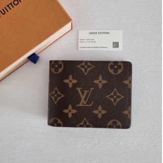 (ผ่อน0%) กระเป๋าสตางค์ชาย NEW LOUIS VUITTON  MULTIPLE ลาย monogram สีน้ำตาล