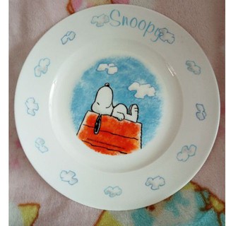 จาน​เซรามิค​ สนูปปี้​ snoopy มีรอยขนแมวตามภาพเพิ่มเติม​นะคะ