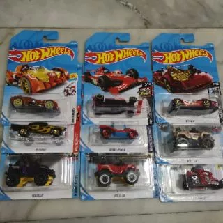 Hotwheels basic car 1คัน คันละ 45บาท ( ร้านจะคละแบบให้เพื่อไม่ให้สินค้าซ้ำกัน ) สินค้าเป็นของแท้