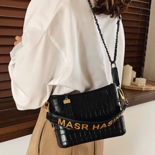 พร้อมส่ง🌸กระเป๋าสะพายข้างสายโซ่ ปั้มลาย(gabr1)