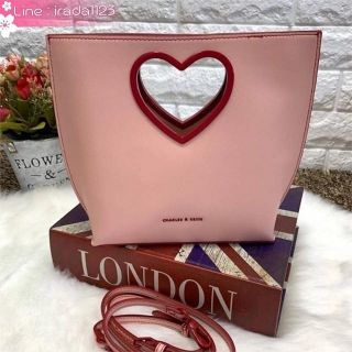 CHARLES &amp; KEITH HEART BAG ของแท้ ราคาถูก