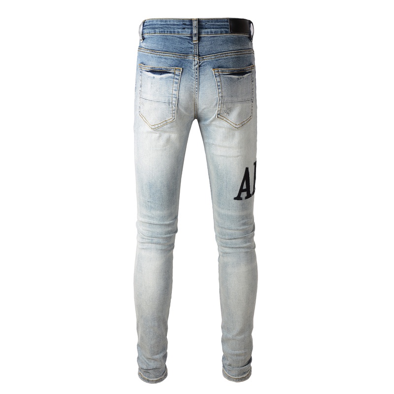 amiri กางเกงยีนส์ผู้ชายย้อนยุคใหม่สีฟ้าอ่อน ripped patch ปักตัวอักษร street style ราคา ถูกที่สุด ดีลบีเคเค แกลเลอรีภาพที่ 2