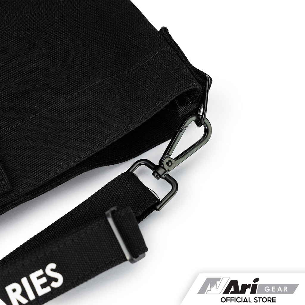 ARI SHOULDER BAG - BLACK (AHW1197-01) กระเป๋าสะพายไหล่ อาริ SHOULDER BAG สีดำ