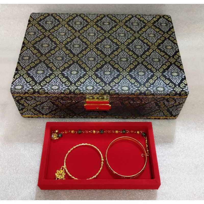 กล่องกำมะหยี่กล่องใส่พระใส่เครื่องประดับ2ชั้น36ช่อง