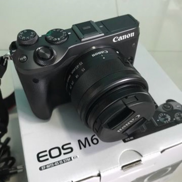 Canon EOS M6