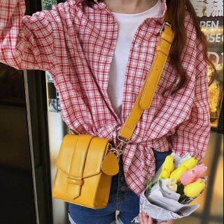 กระเป๋าสะพายหนัง สีมัสตาร์ด  mustard bag