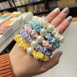 พร้อมส่ง 9 บาท ❤️ยางรัดผมผ้าซาติน ❤️ติดมุก ยางยืดอย่างดี ไม่ย้วย งานดี การันตีคุณภาพ