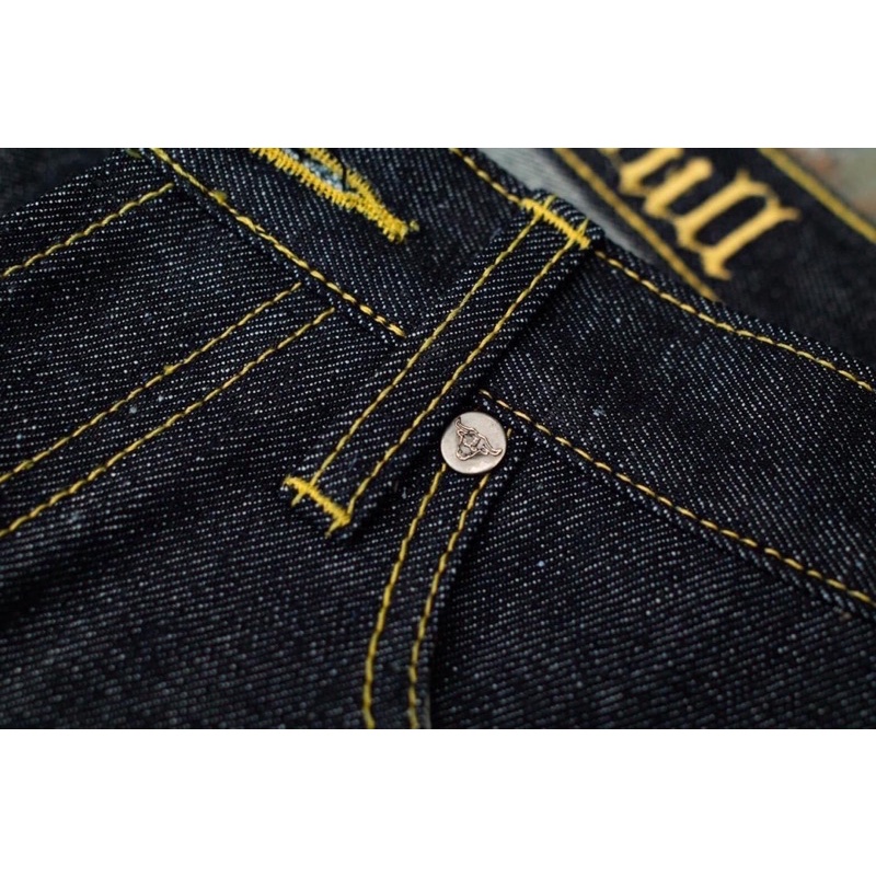 BIG BULL DENIM - รุ่น Classic ทรงกระบอกเล็ก 16 oz สินค้าแบรนด์ไทยของแท้