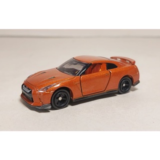 Unbox Tomica Nissan Skyline GT-R R35 Orange Color Scale 1/62 ความยาวรถ 7.5 x กว้าง 3.0 x สูง 2.5 ซม ไม่มีกล่อง