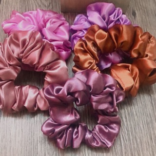 โดนัทซาติน มินิ มัดได้ทั้งผมสั้นและผมยาว กว้าง14cm พร้อมส่ง 17สี