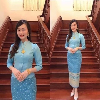 🍀 เสื้อจิตรลดา สีฟ้า ผ้าไหมลาว / ผ้าถุงอัดกาว