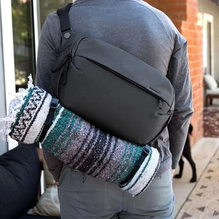 Peak Design Everyday Sling V2 กระเป๋าสะพายข้างทรงสลิง เบา คล่องตัวสุดๆ