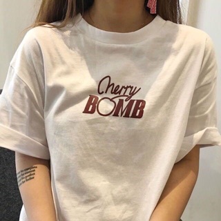 "Cherry BOMB" เสื้อยืดสกรีน สวมใส่สบาย