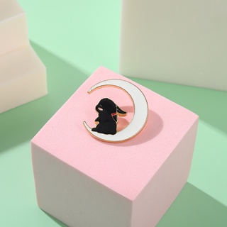 Custom Lapel Brooch Artistic Design Sense Rabbit Moon Enamel Brooch Lovely Accessories Gift Collection Backpack Badge