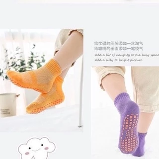 พร้อมส่ง!โค้ด2ND2TKB ลด10% ถุงเท้ากันลื่น เด็กและผู้ใหญ่ ถุงเท้าโยคะ มีกันลื่นเต็มผ่าเท้า เนื้อนุ่มไม่อับชื้น ยืดหยุ่น