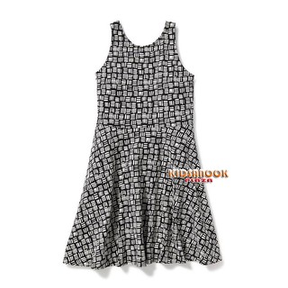 [แท้]OLD630 ชุดกระโปรง Old Navy (แท้) ขีดป้าย รุ่น Fit-and-flare V-back Dress for Girls (5-8 ปี)