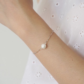 [พร้อมส่ง] กำไลข้อมือ Single pearl bracelet เงินแท้ ไม่แพ้ (ห่อของขวัญฟรี)