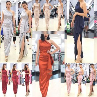 S M L XL รุ่นMaxi ผ้าดัชเชสอัดกาวบ่าเดี่ยวจีบสะโพก  เดรสบ่าเดี่ยว อกประกอบห้าชิ้น
จีบสะโพก ผ่าข้าง
 เดรสราตรี เดรสยาว