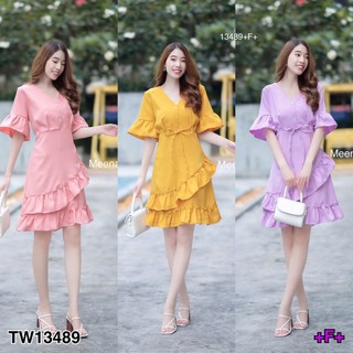 👗Pfashion [ส่งไว!!🚛] P13489 เดรสสั้น คอวี แขนระบาย จับจีบทวิทใต้อก ชายแต่งระบาย