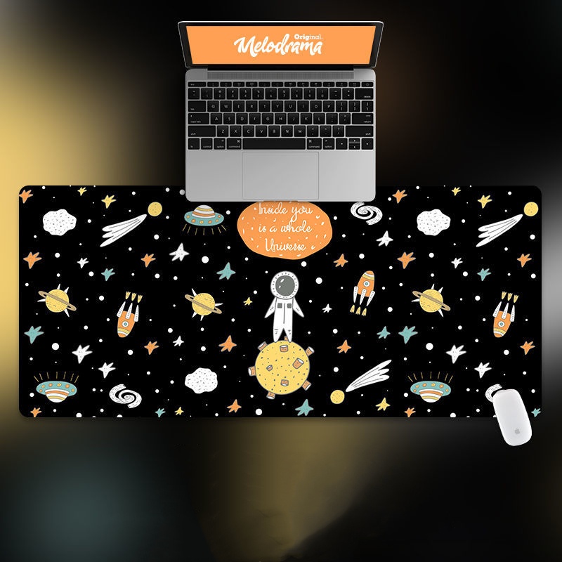 แผ่นรองเมาส์ ลายนักบินอวกาศน่ารัก ขนาดใหญ่ 90x40 80x30 21x26 กันลื่น สําหรับเล่นเกม แล็ปท็อป