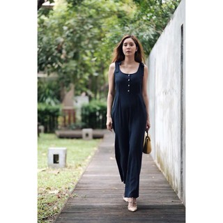 จั๊มสูทผ้าลินินเนื้อดี ผูกโบว์ช่วงบ่า ทรงสวยน่ารักมากค่ะ เรียบๆเท่ๆตัวนี้แนะนำเลยค่ะ